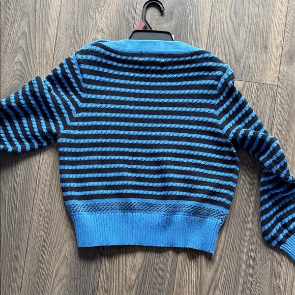 Free Assembly Women's Blue Striped Crew Neck Sweater - Picture 6 of 7